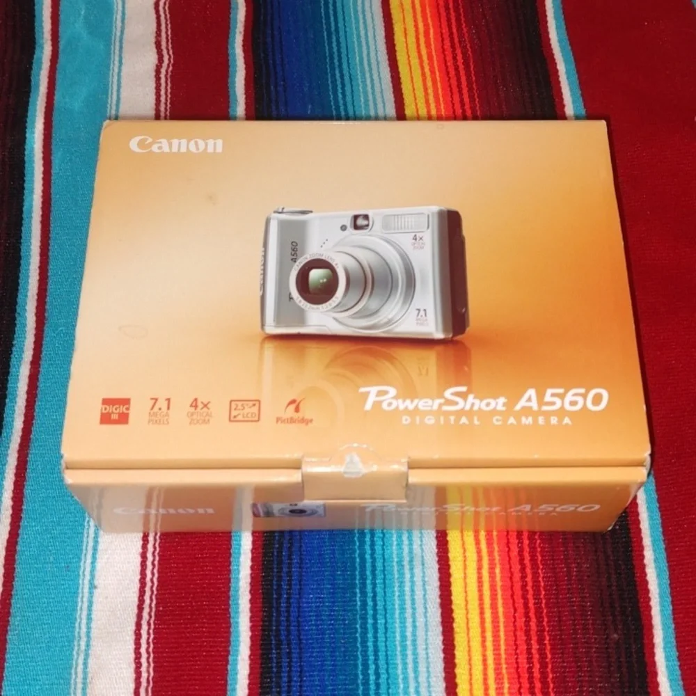 Canon PowerShot A560 7.1MP Silver Digital Camera Manuals Disc Tested Working